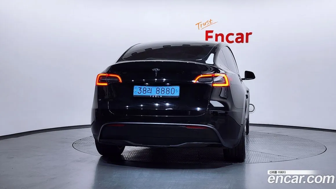 Tesla Model Y — фото 6