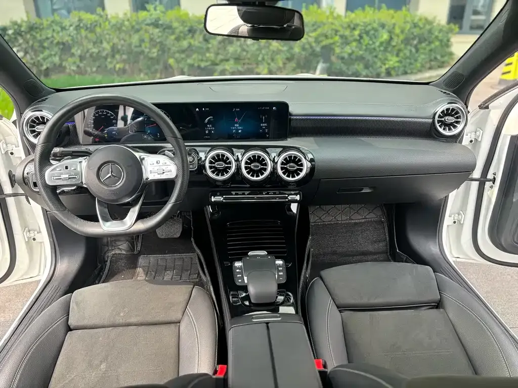 Mercedes-Benz A-Class — фото 10