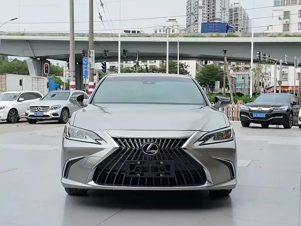 Lexus ES — фото 4