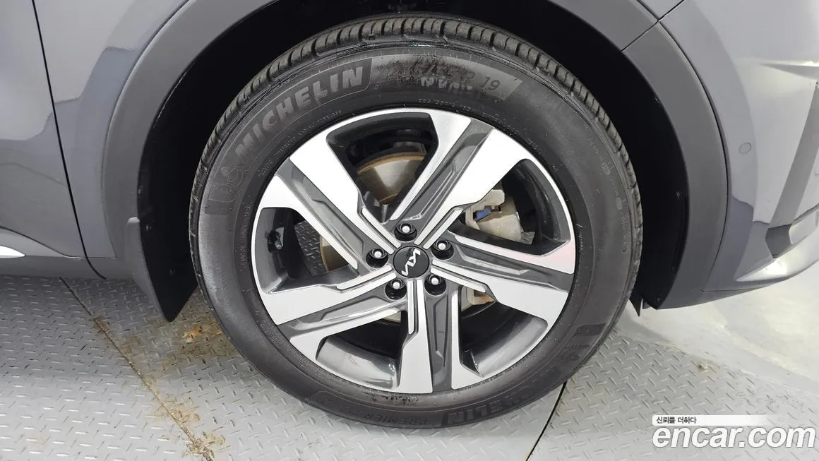 Kia Sorento — фото 6