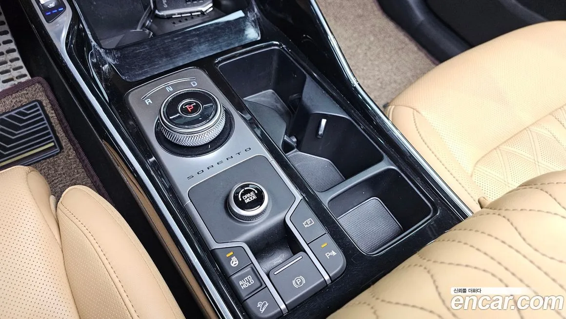 Kia Sorento — фото 8