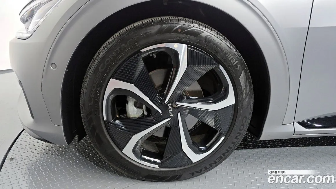 Kia EV6 — фото 10