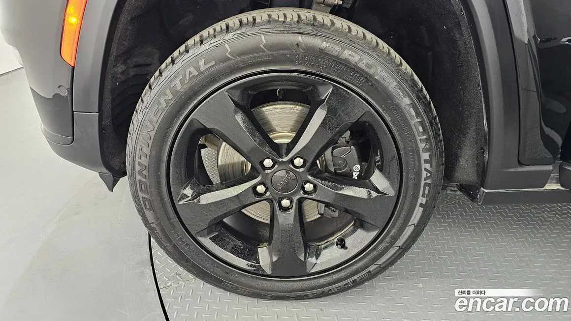 Jeep Cherokee — фото 9