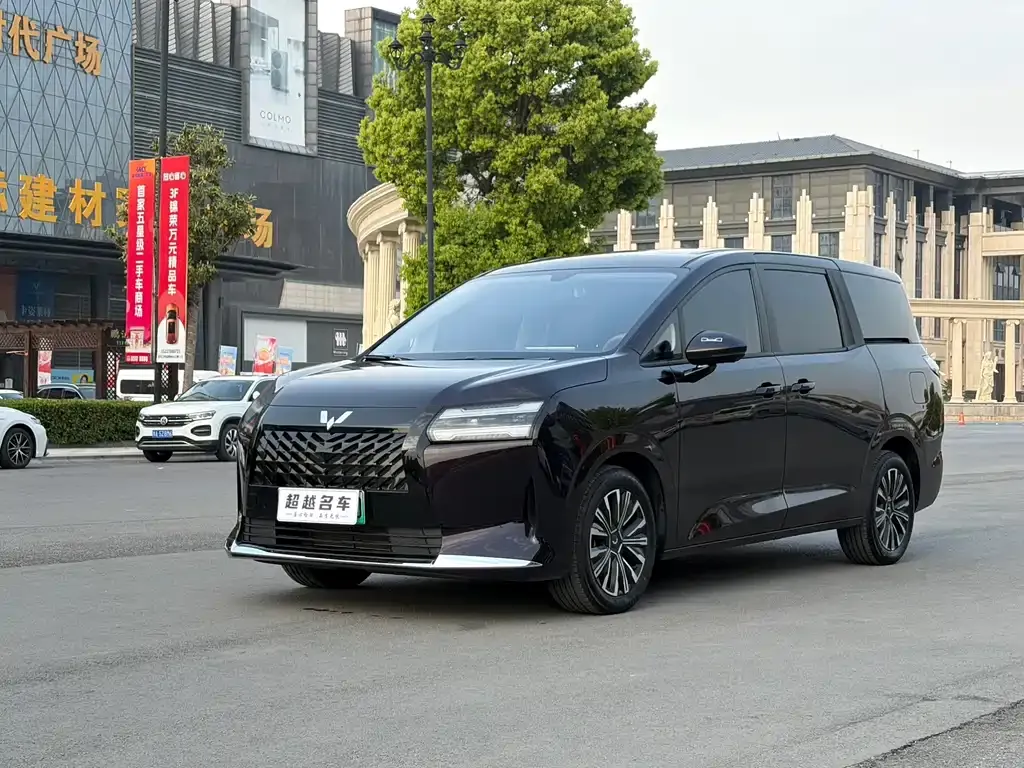 Wuling Starlight 730 New Energy — фото 1