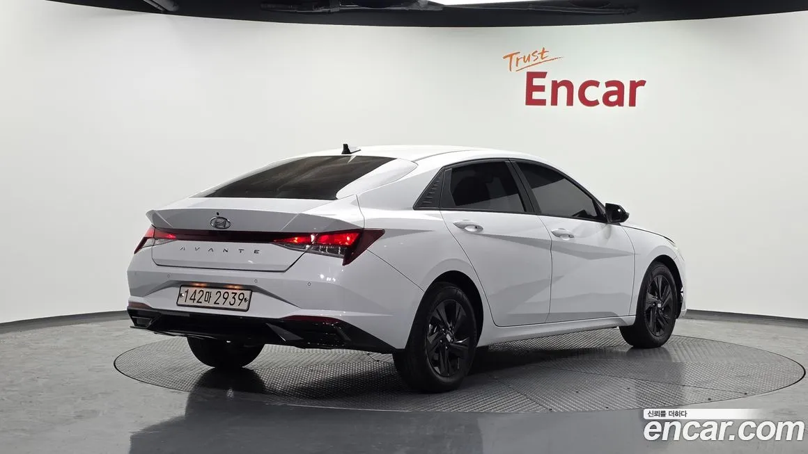 Hyundai AVANTE — фото 10