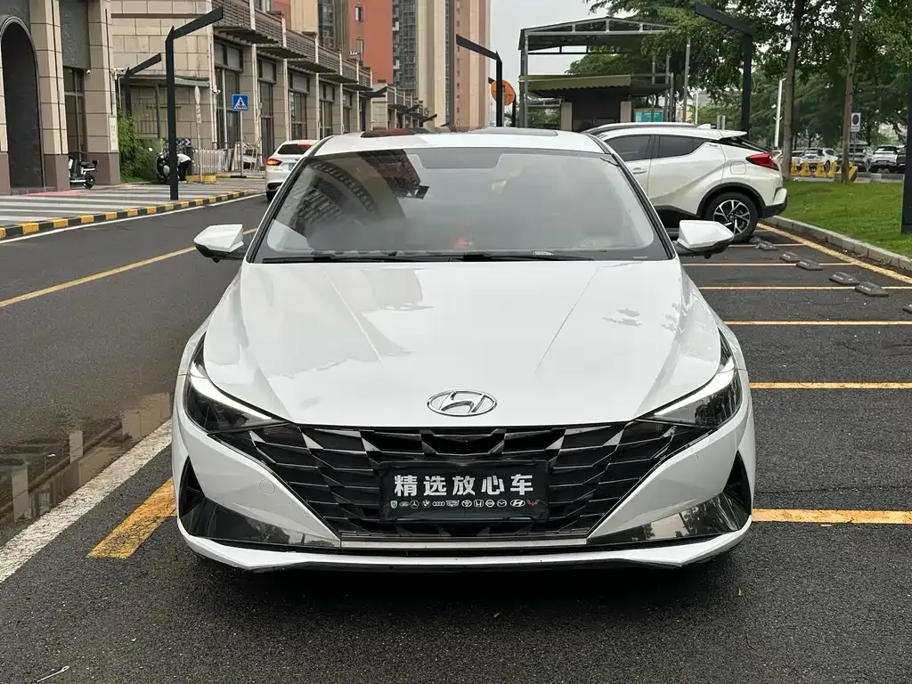 Hyundai Elantra — фото 4