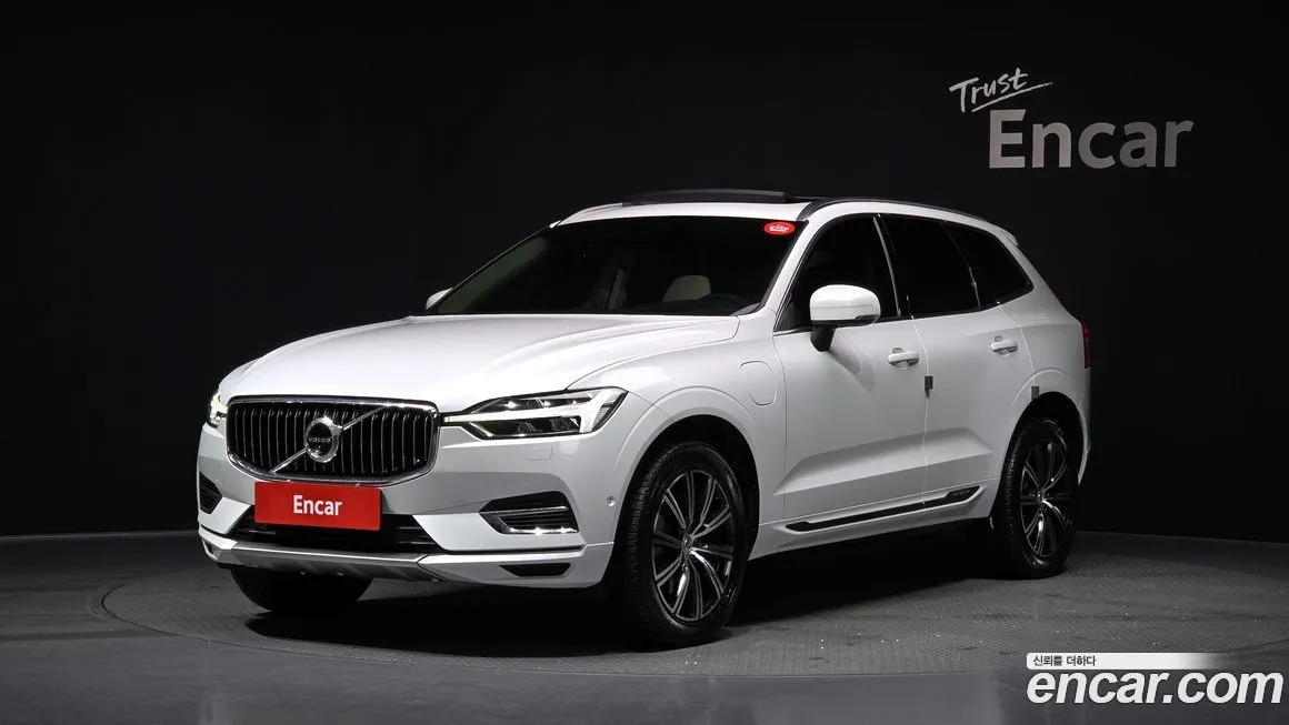 Volvo XC60 — фото 1