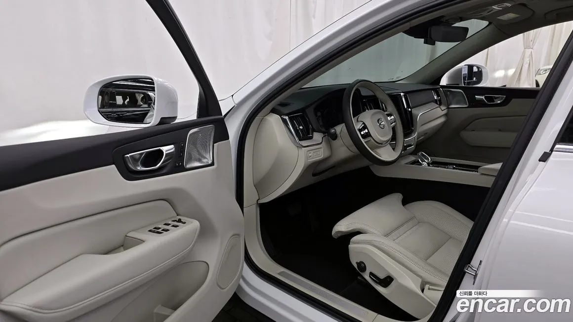 Volvo XC60 — фото 3