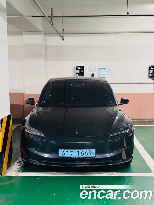 Tesla Model 3 — фото 1