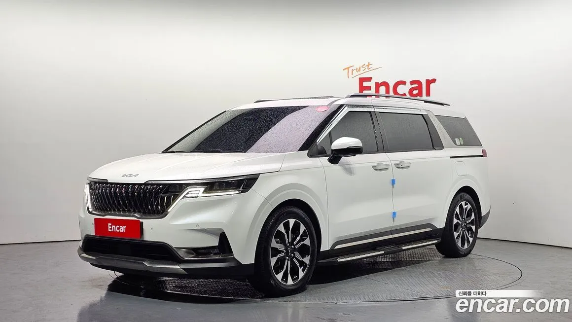 Kia Carnival — фото 1