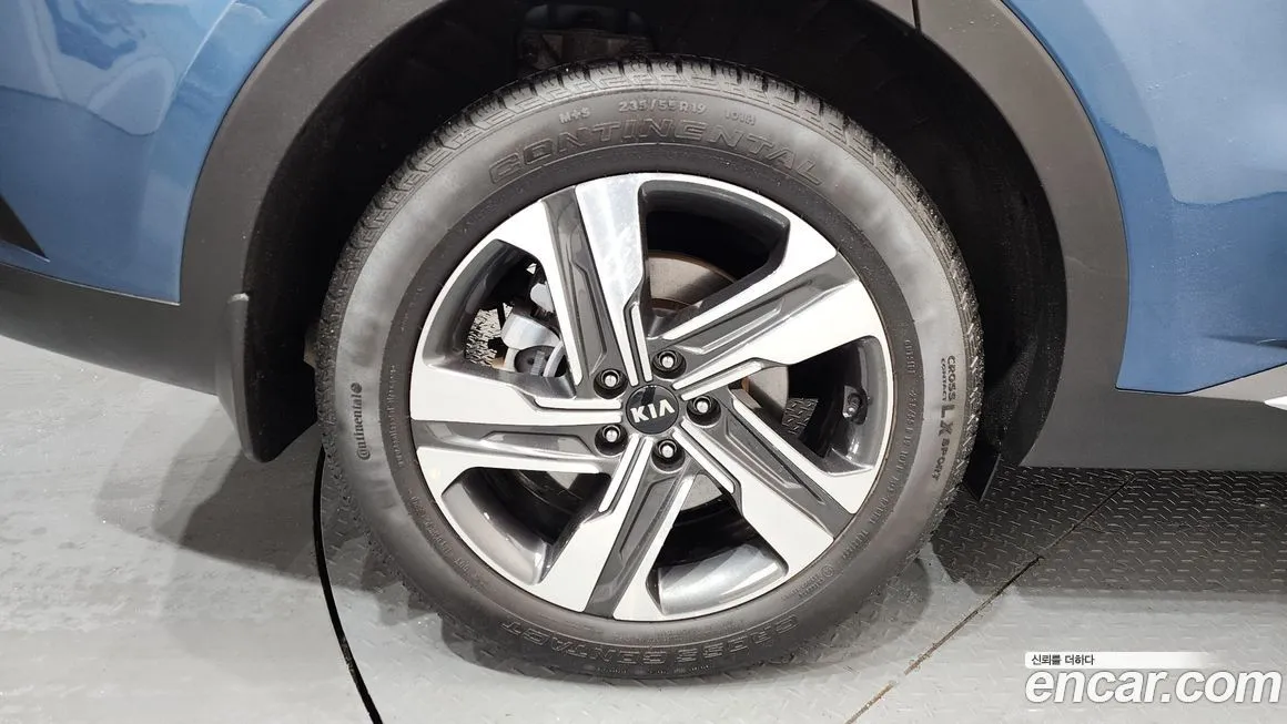 Kia Sorento — фото 5