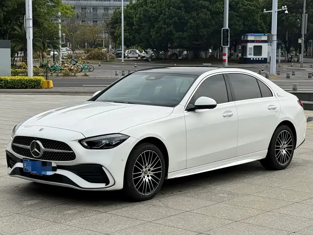 Mercedes-Benz C-Class — фото 1