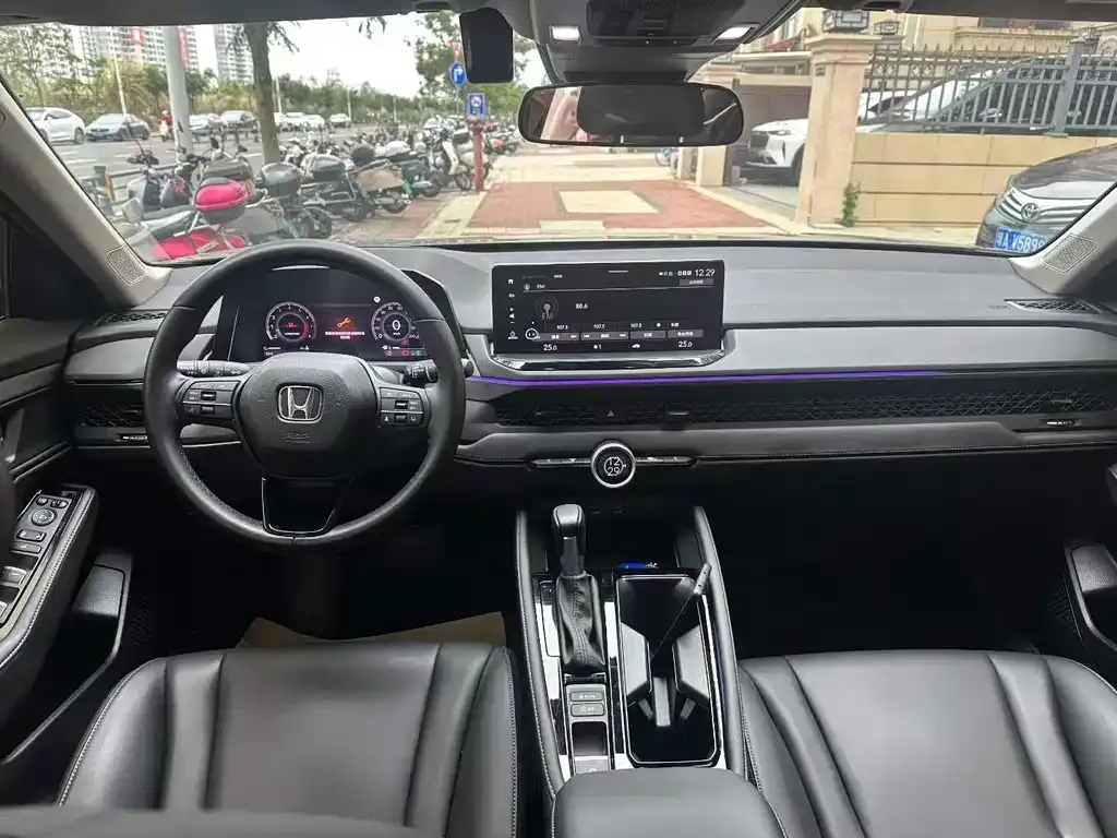 Honda Accord — фото 9