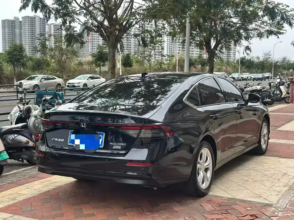 Honda Accord — фото 5