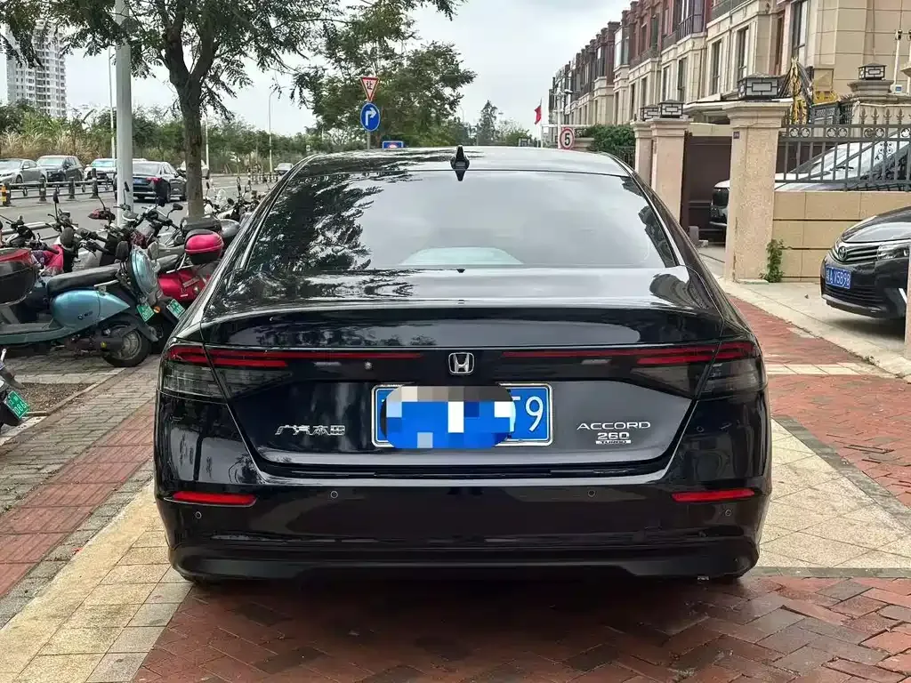Honda Accord — фото 4