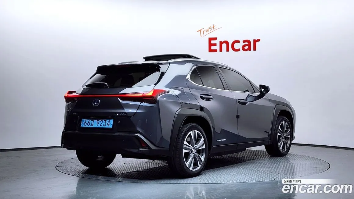 Lexus UX — фото 5