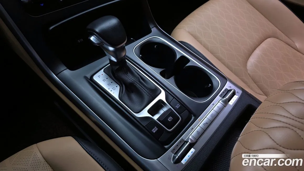 Kia Carnival — фото 10
