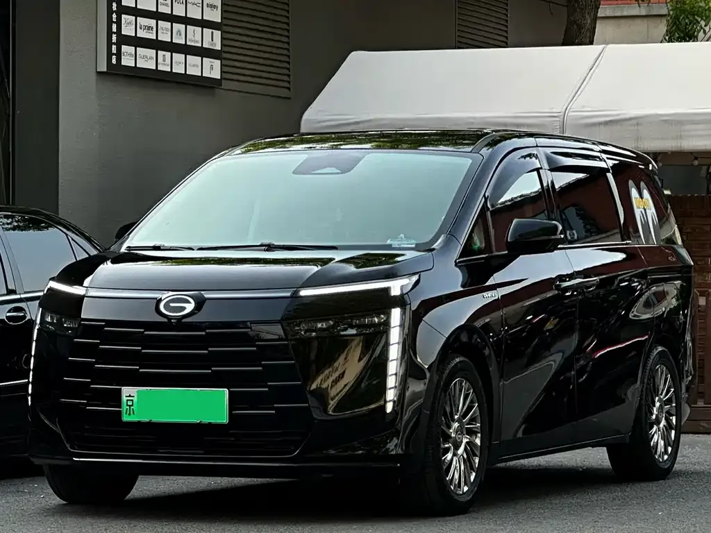 GAC Motor E8 Hybrid — фото 1