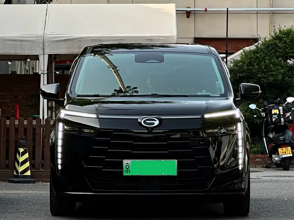 GAC Motor E8 Hybrid — фото 2