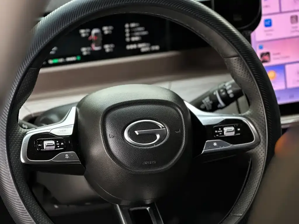 GAC Motor E8 Hybrid — фото 4