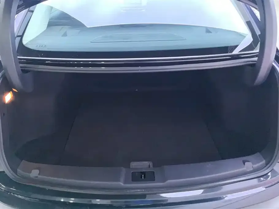 Hongqi E-QM5 — фото 3