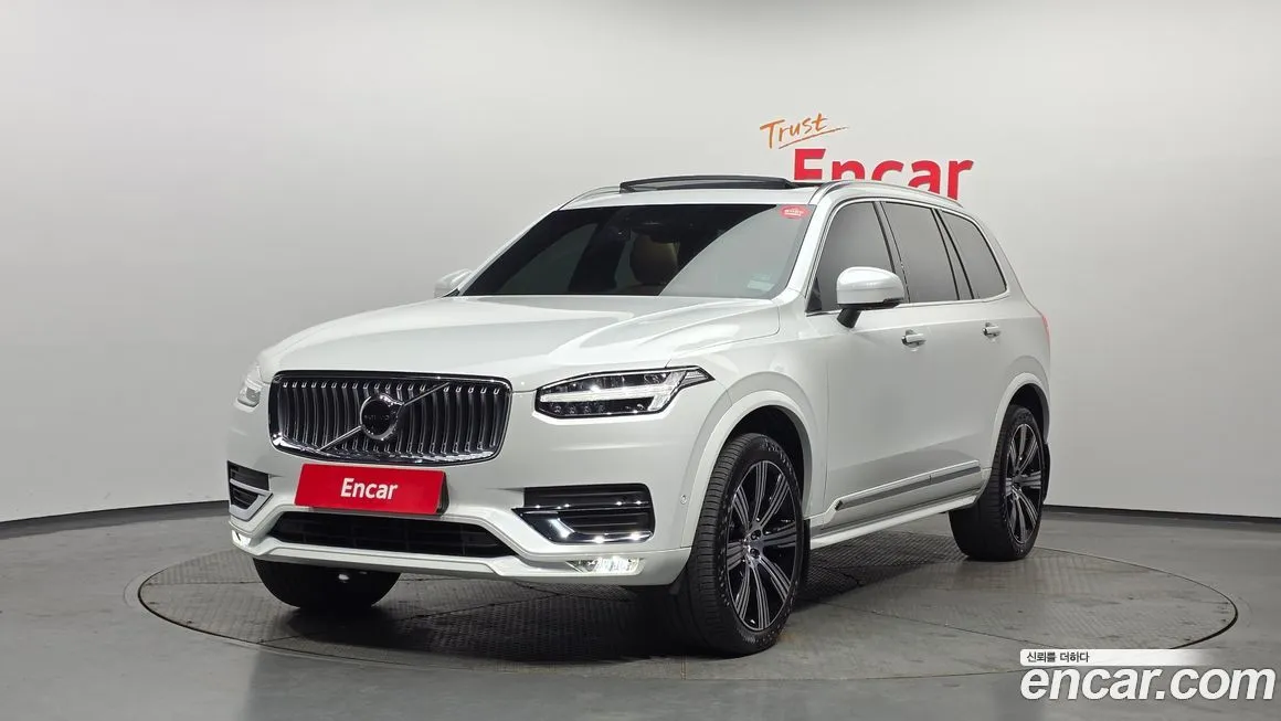 Volvo XC90 — фото 1