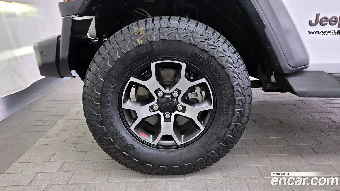 Jeep Wrangler — фото 9