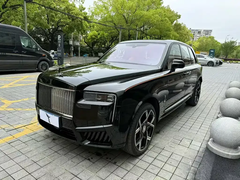 Rolls-Royce Cullinan — фото 1