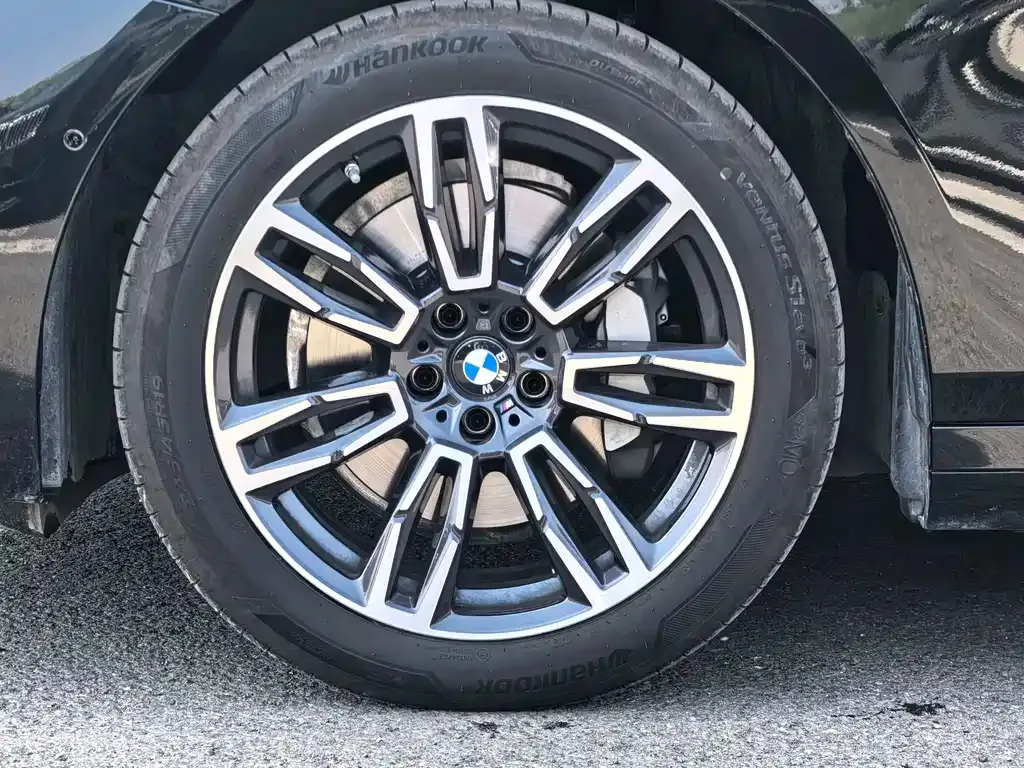 BMW 5 Series — фото 4