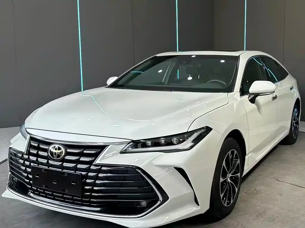 Toyota Avalon — фото 1