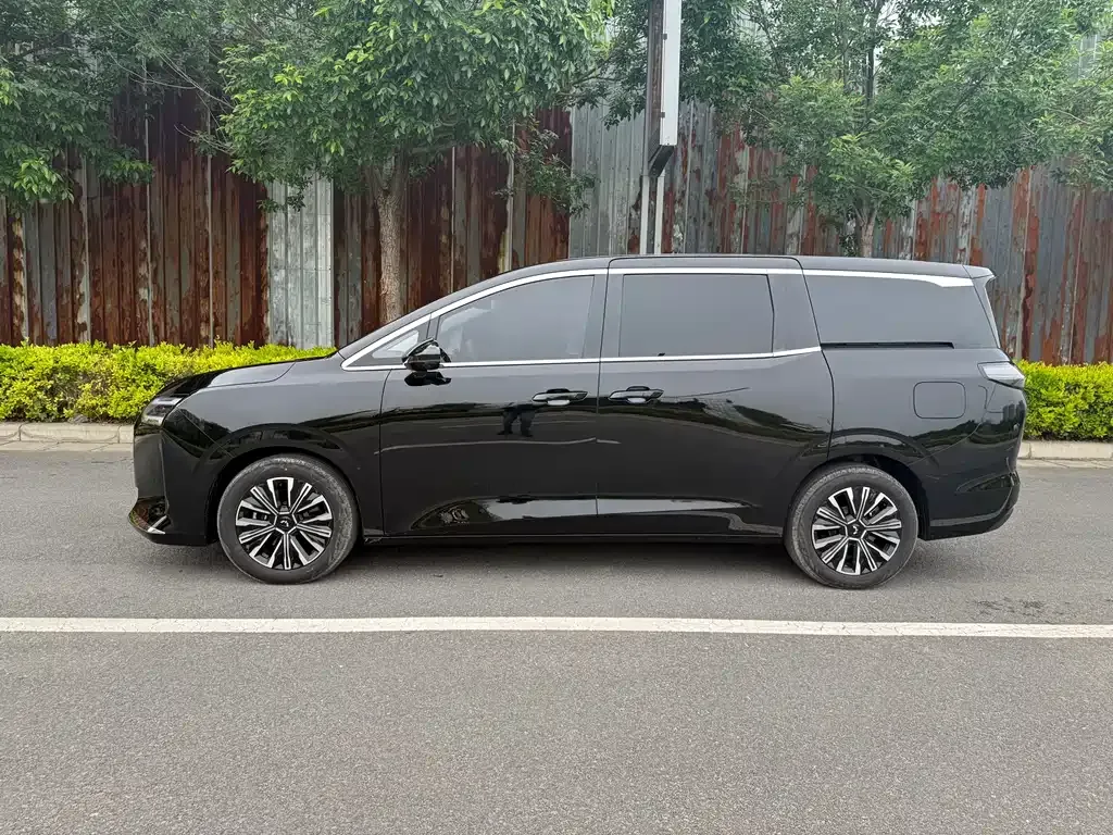 Wuling Starlight 730 New Energy — фото 9