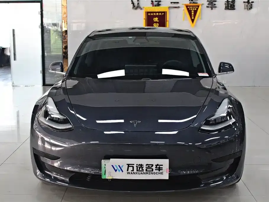 Tesla Model 3 — фото 1