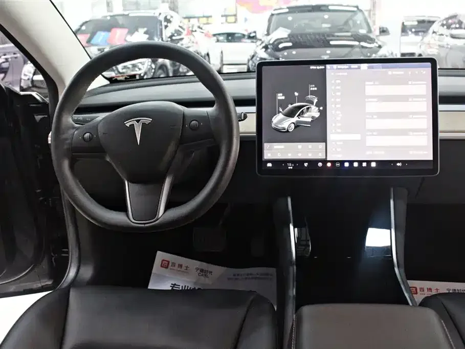 Tesla Model 3 — фото 5