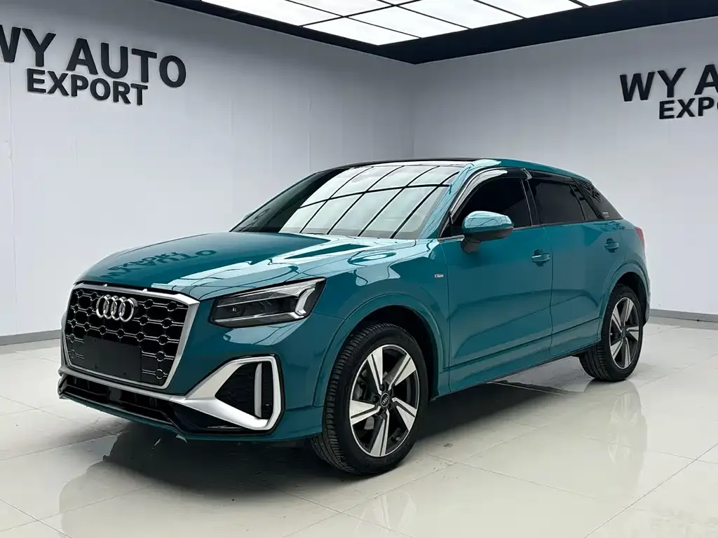 Audi Q2L — фото 1
