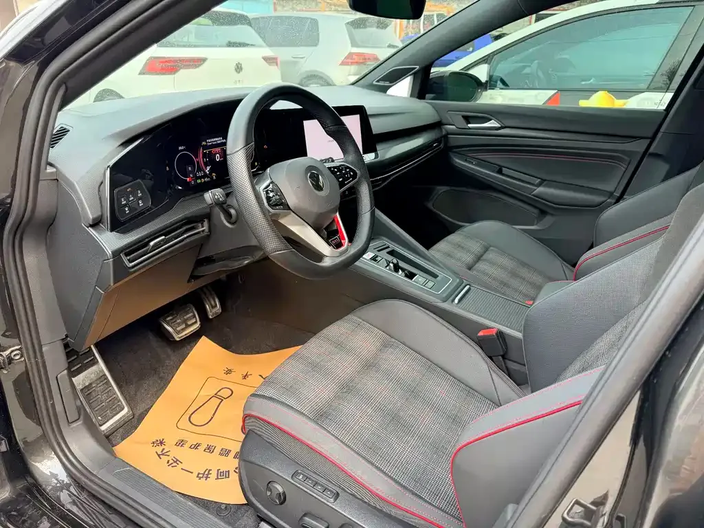 Volkswagen Golf GTI — фото 3