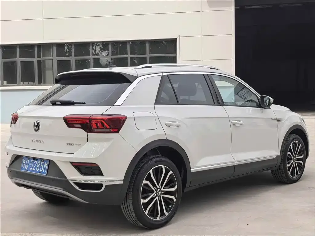 Volkswagen T-Roc — фото 6