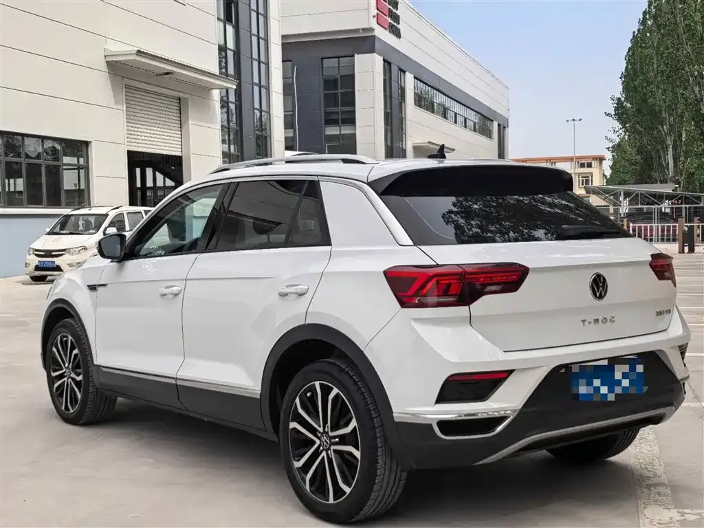 Volkswagen T-Roc — фото 8