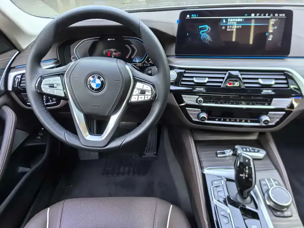 BMW 5 Series New Energy — фото 5