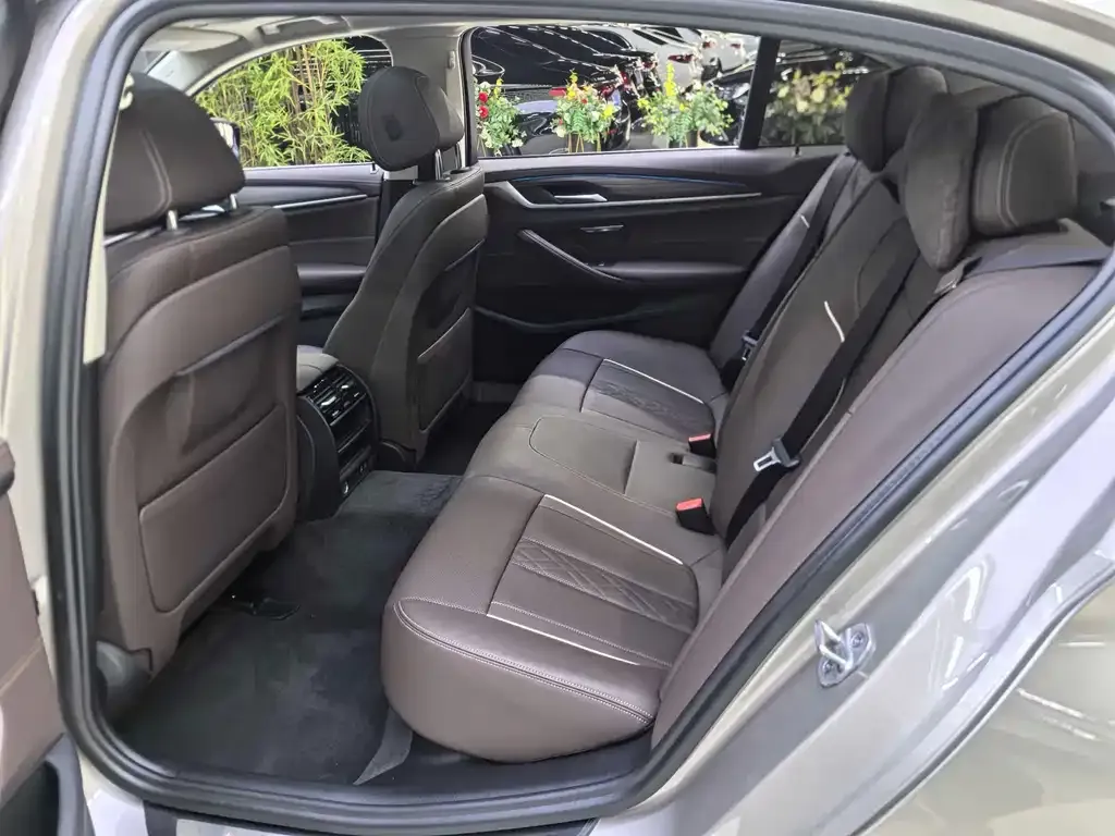 BMW 5 Series New Energy — фото 6