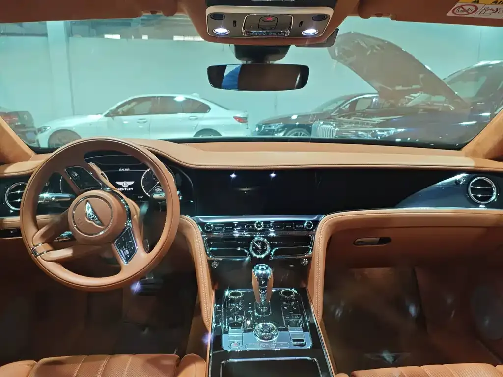 Bentley Flying Spur — фото 2