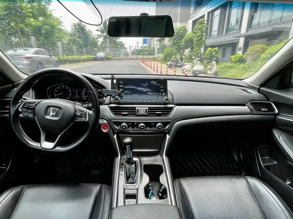 Honda Accord — фото 5