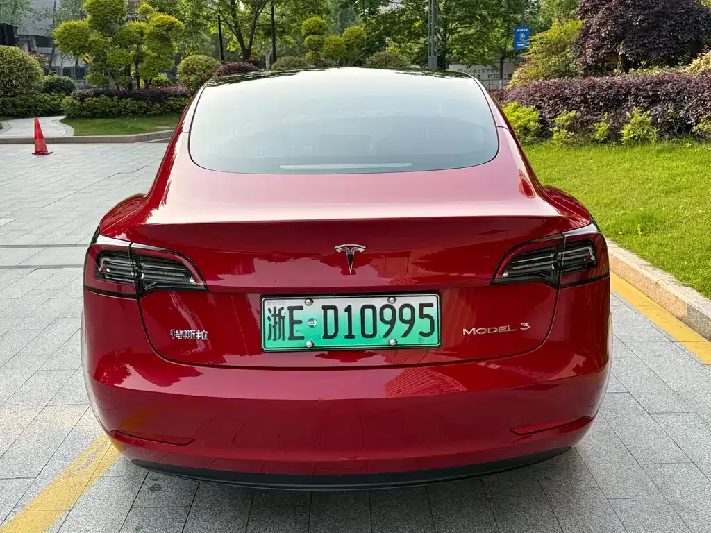 Tesla Model 3 — фото 4