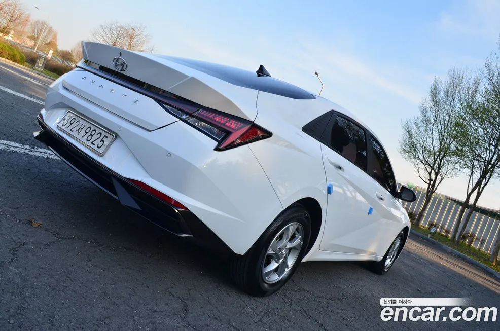 Hyundai AVANTE — фото 3