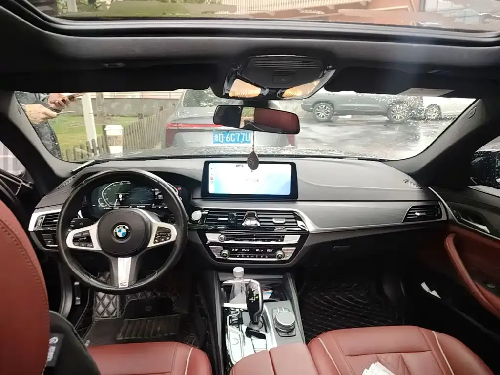 BMW 5 Series New Energy — фото 2