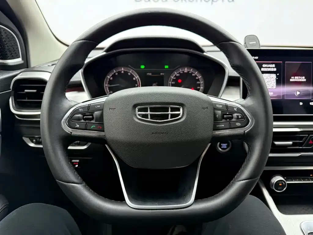 Geely Binyue — фото 10