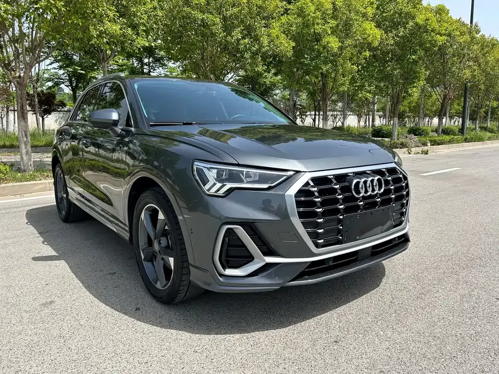 Audi Q3 — фото 1