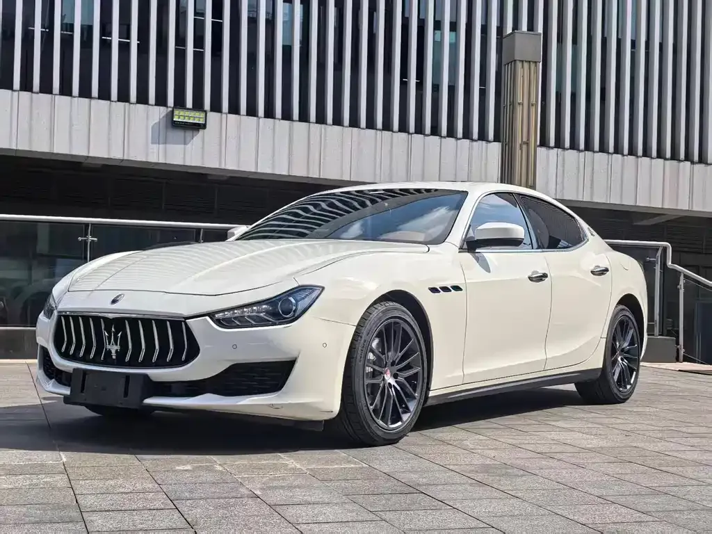 Maserati Ghibli — фото 1