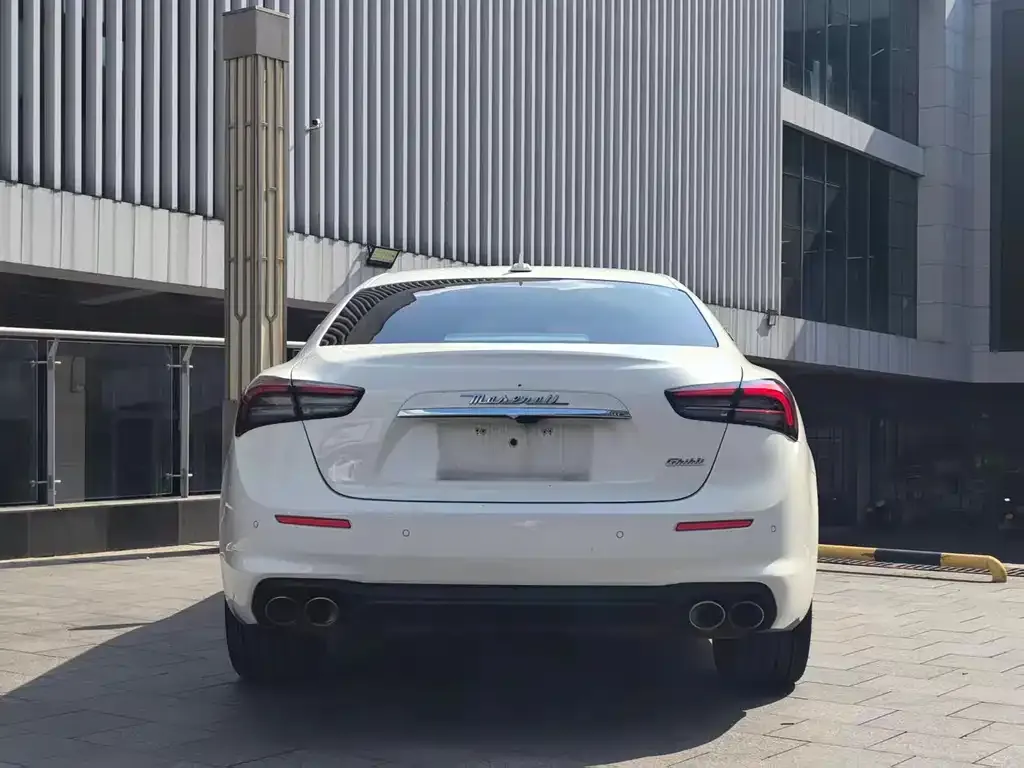 Maserati Ghibli — фото 10