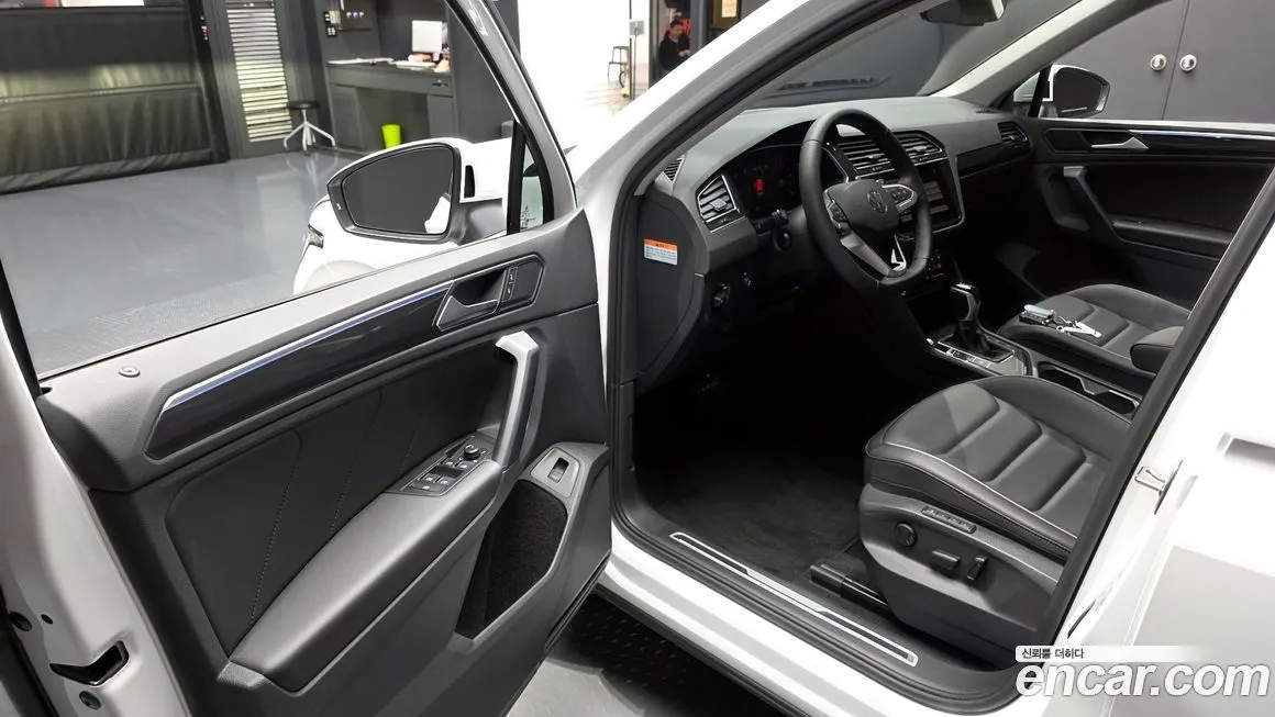 Volkswagen Tiguan — фото 7