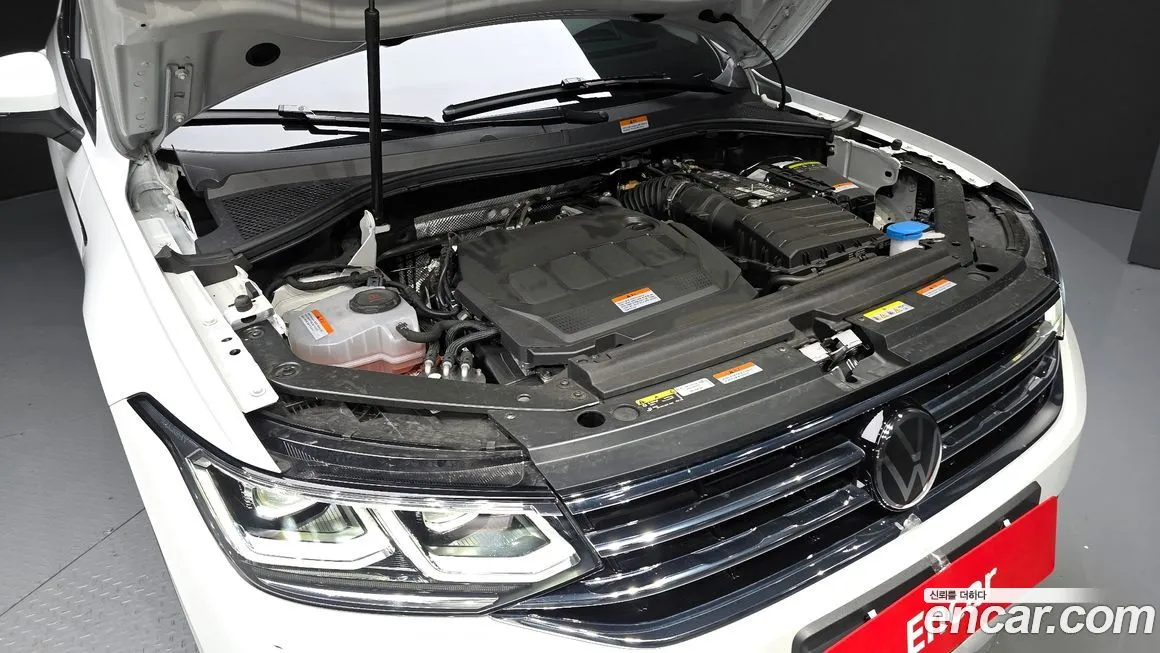 Volkswagen Tiguan — фото 9